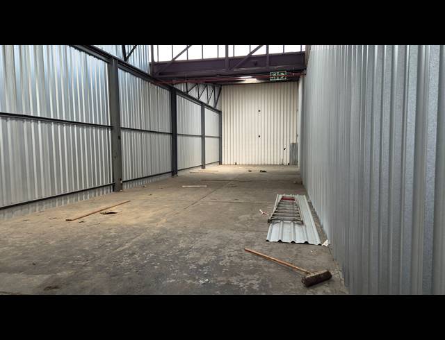 220M² STORAGE UNIT TO LET IN ISANDO